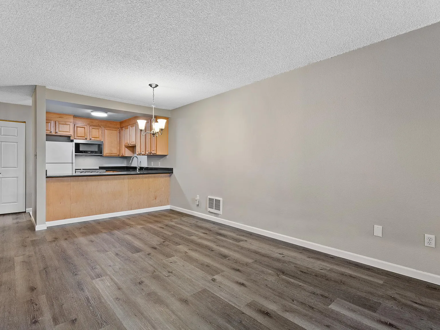 8067 170th Pl NE — Photo 4