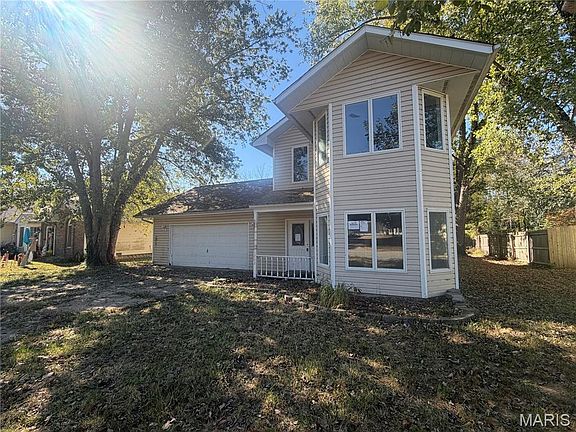 3rd image of 1202 Winchester Dr