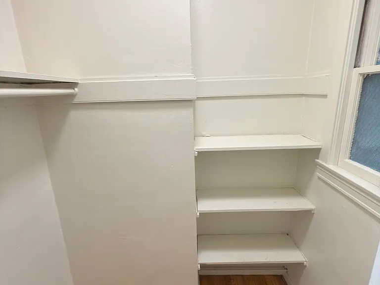940 Bay St #1 — Photo 8