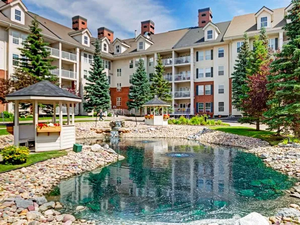 151 S Country Village Rd NE #2262, Calgary, AB T3K 5X5