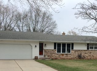 1124 Rockwell Rd, Green Bay, WI 54313