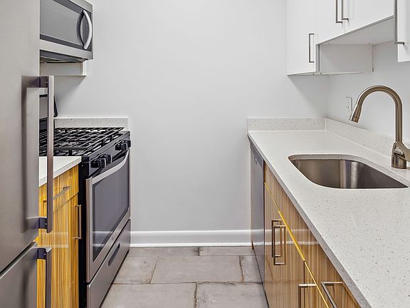 5th image of 101 W 90th St APT 12B