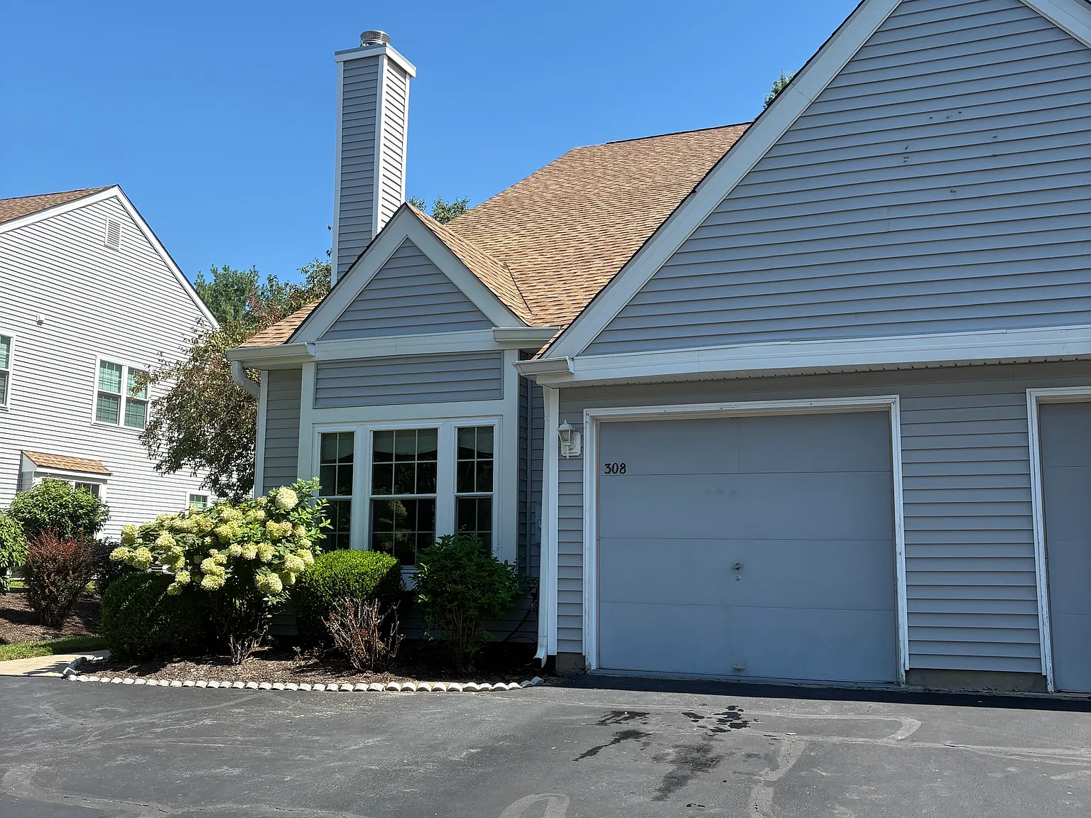 3 bed, 1.5 bath, 1796 sqft, $3,000 — Photo 1