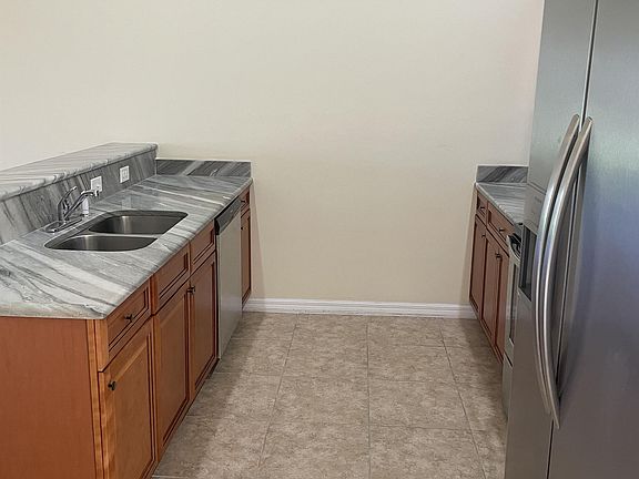 5th image of 3818 SW 16th Pl #1