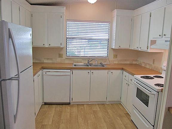 2nd image of 15 Sugarboat Dr