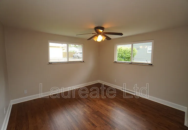 2268 W Maplewood Ave — Photo 7