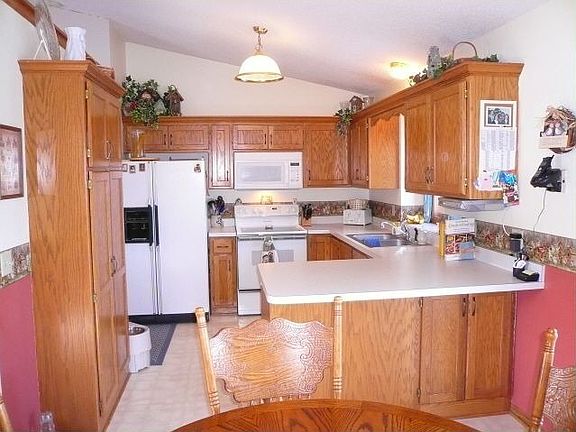 3rd image of 6845 231st Ln NE