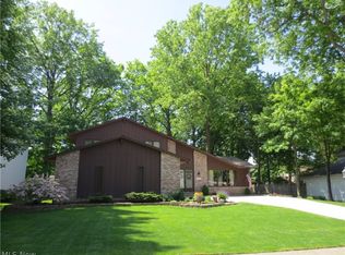 20713 Sandalwood Ln, Strongsville, OH