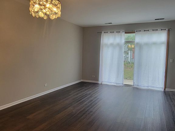 5th image of 718 Woodewind Dr Unit 718