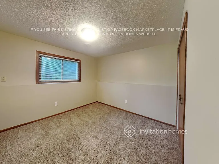 5565 Knoll Dr — Photo 15