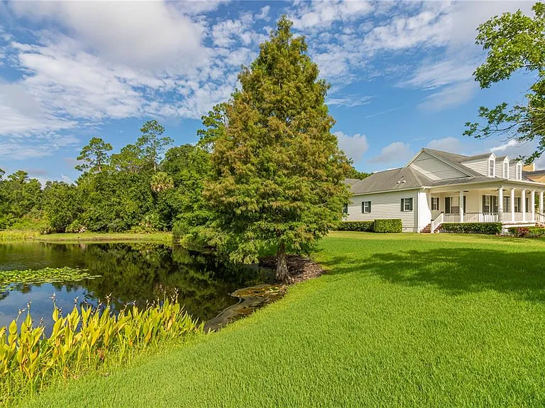 216 Eastpark Dr — Photo 3