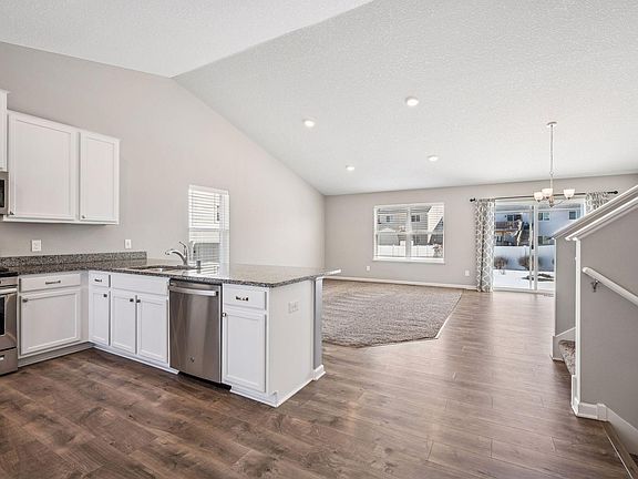 5th image of 19009 Ivanhoe Dr NW