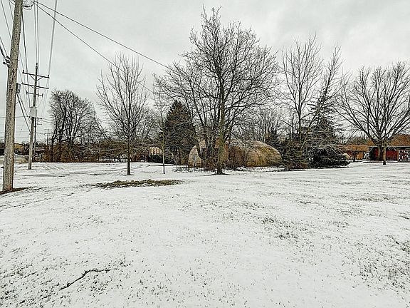 4th image of 3909 Northwestern Ave