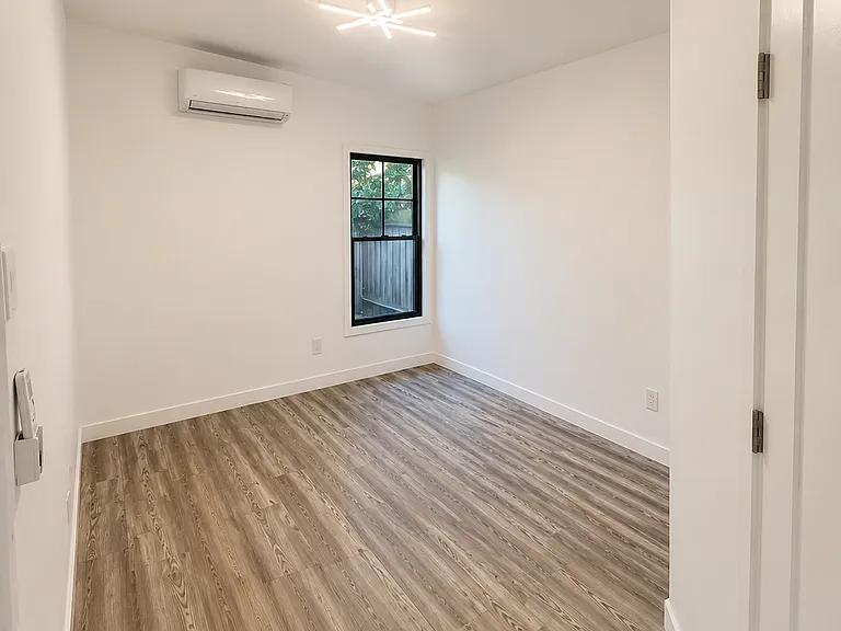 2972 Williams Rd — Photo 3