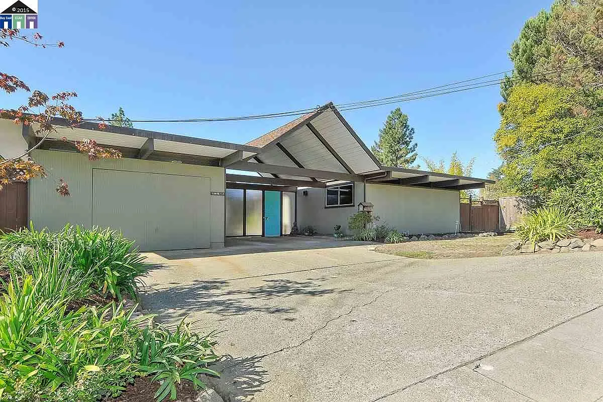 18511 Mountain Ln photo 1