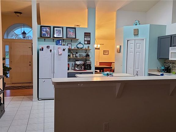 3rd image of 720 Kari Cir