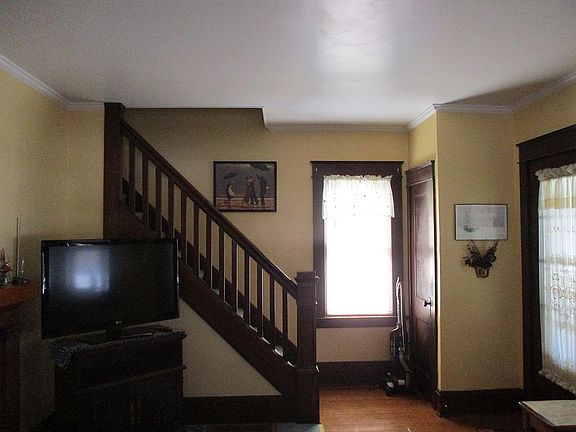 2nd image of 2817 Elmwood Ave