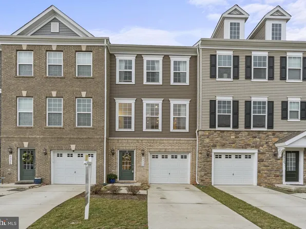 8912 Englewood Farms Dr, Manassas, VA 20112