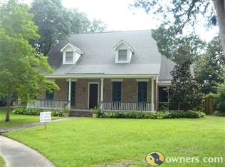 2 Shady Oaks Ln, Gulfport, MS 39503