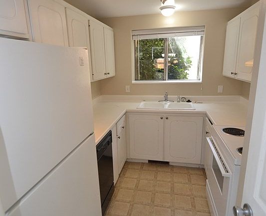 5th image of 2588 S 900 E APT 14
