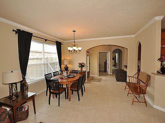 4th image of 2404 Alamanni Dr