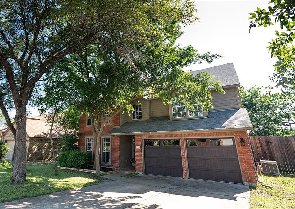 1st image of 705 Canyon Bend Dr