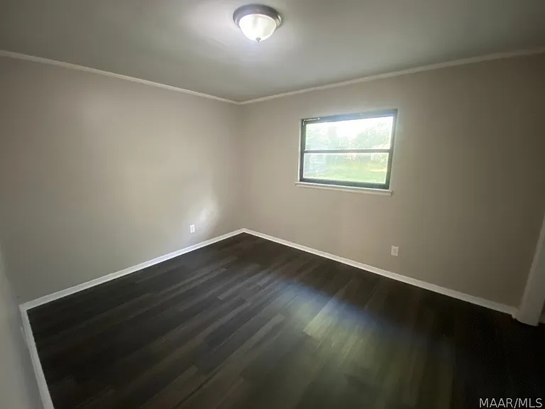 1229 Karen Rd — Photo 3