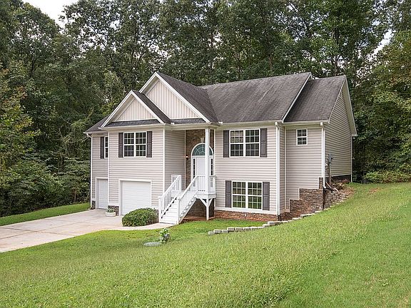 3rd image of 2325 Robin Dr