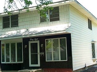38 Floral Dr W, Plainview, NY