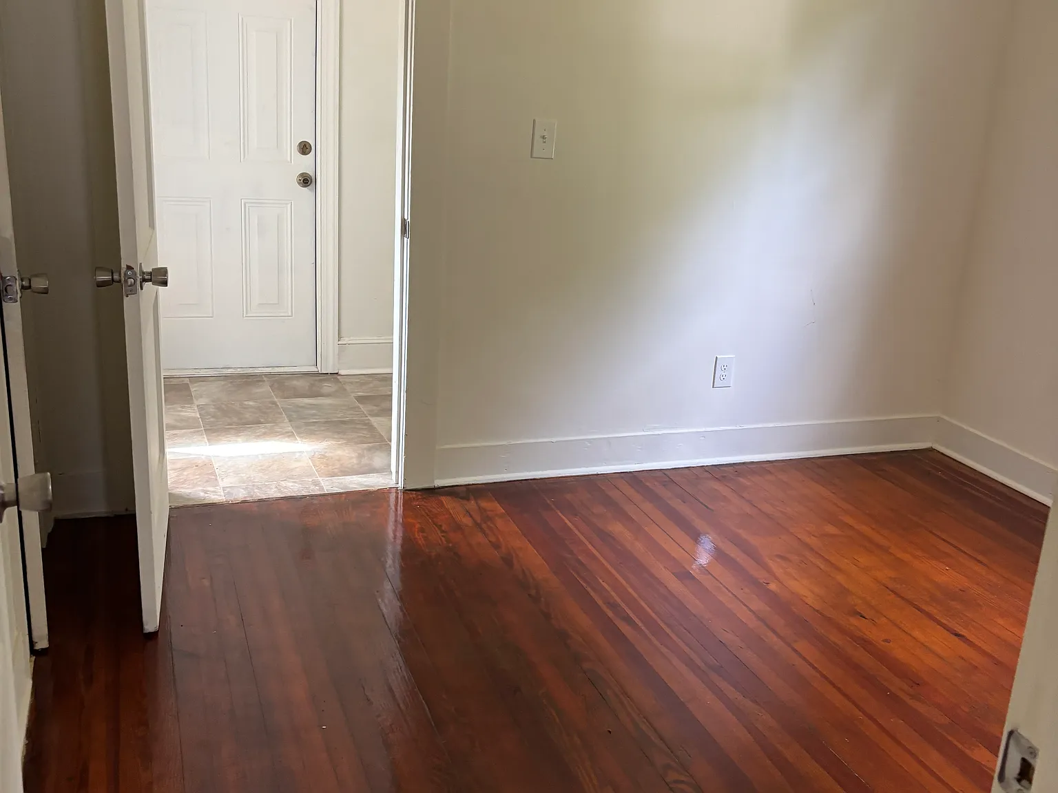 2 bed, 746 sqft, $1,325 — Photo 2
