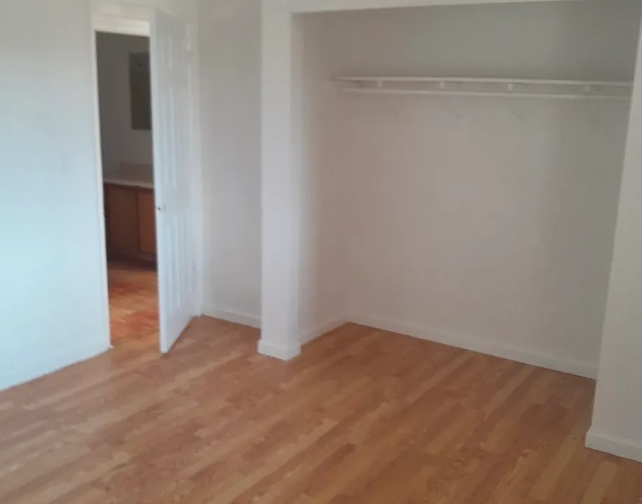 16026 K St #8
