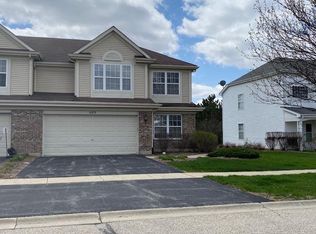 609 Yorkshire Ln, Hampshire, IL 60140