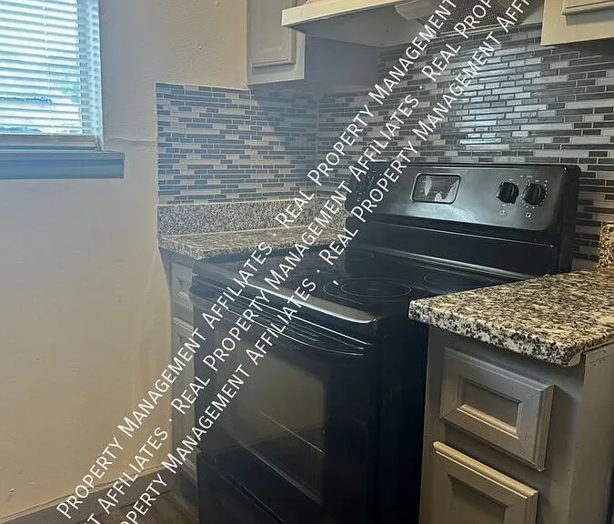 1001 Spooner St #D — Photo 6