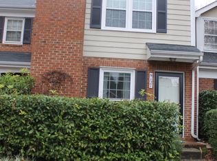 9127 N Vicksburg Park Ct, Charlotte, NC 28210