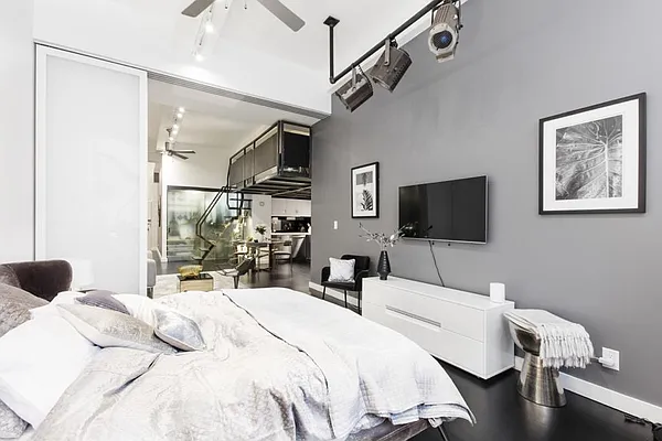 Rented by SERHANT. | media 7