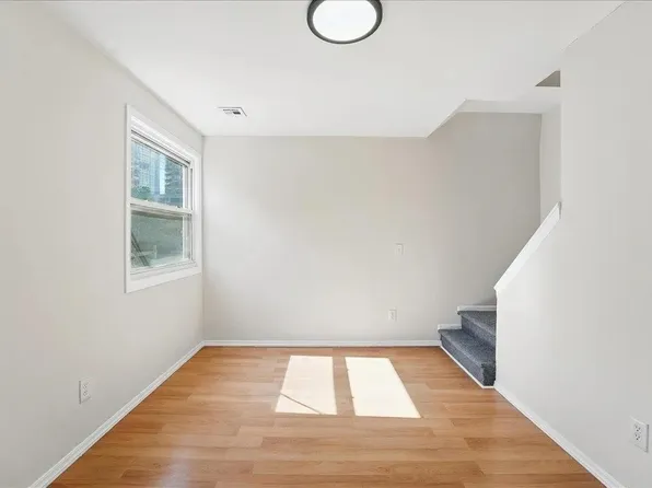 12 Saddlewood Court image 7 of 24