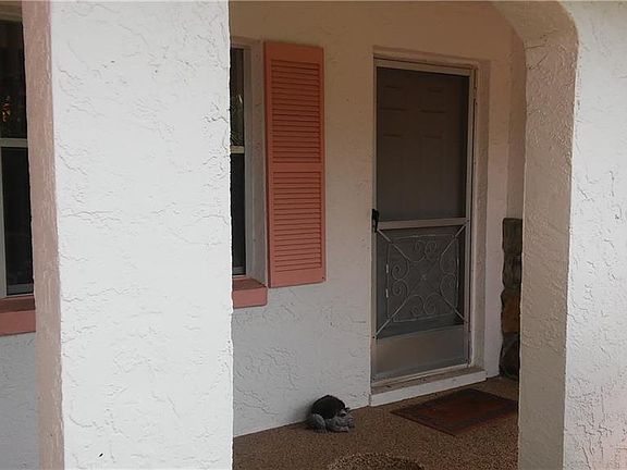 3rd image of 179 W Thistle Pl