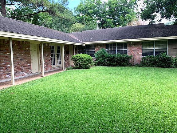 Closer view of front porch.