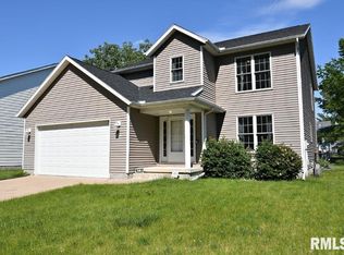 6739 Silver Creek Dr, Davenport, IA 52806