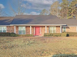 3 Hampton Pl, Pine Bluff, AR 71603