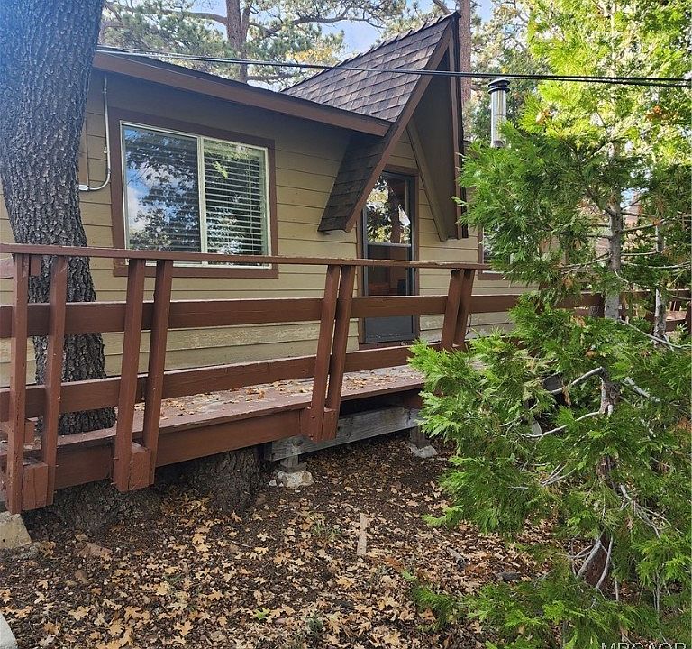 1st image of 695 Villa Grove Ave
