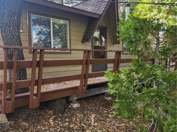 695 Villa Grove Ave, Big Bear City, CA 92314