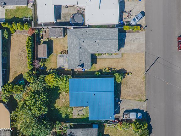 3rd image of 322 NE 5th St