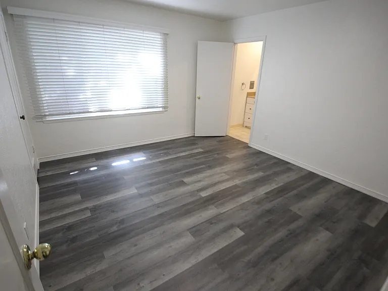 8 Holcomb Ct #A — Photo 13