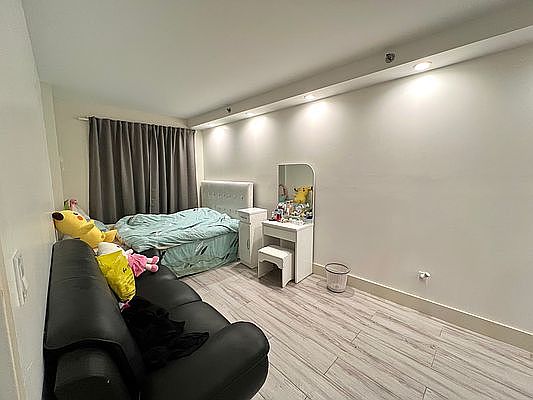 4th image of 137-35 Elder Ave #503