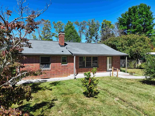 404 Eastview Ter, Blacksburg, VA 24060