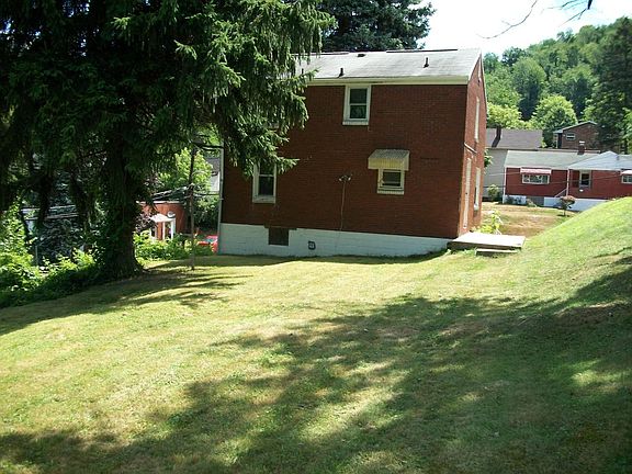 5th image of 210 E Fairmont Ave