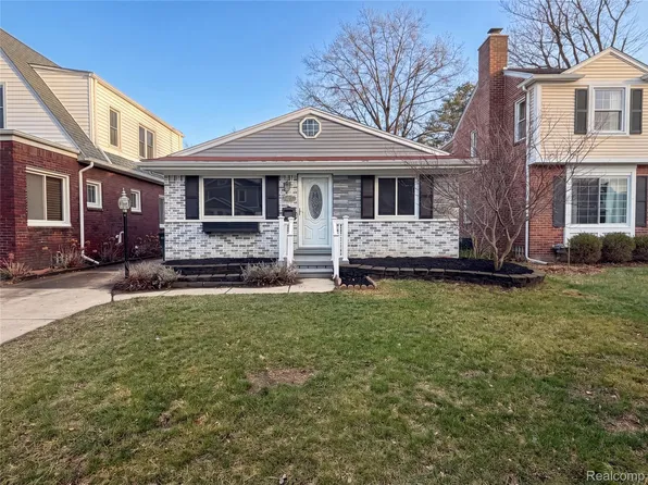 916 Longfellow Ave, Royal Oak, MI 48067