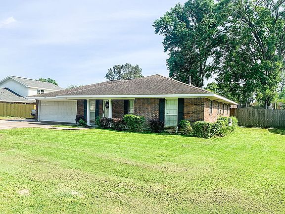 2nd image of 287 Parkway Cir