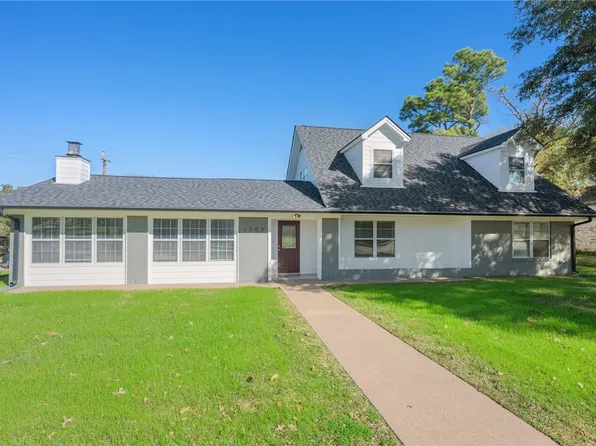 1303 Langford St, College Station, TX 77840